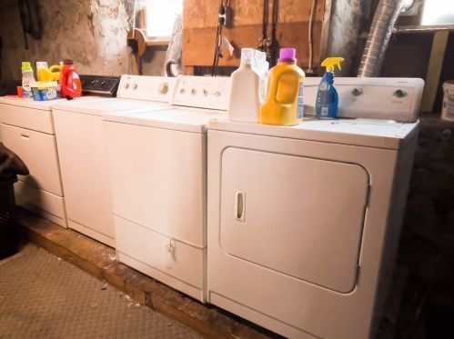 296 Hamlet St, Fall River MA 02724-3340 exterior