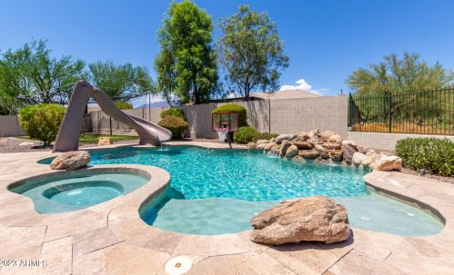 5004 Culpepper Dr, Phoenix, AZ 85087-3069