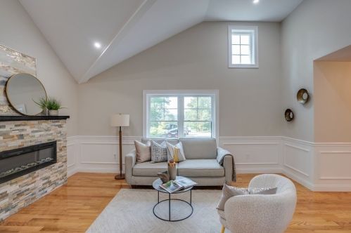 6 Red Hill Rd, North Reading MA  01864-1718 exterior