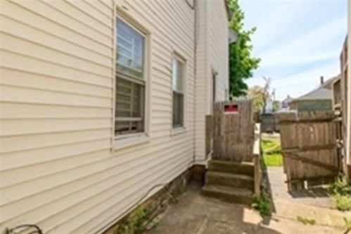 133 Bailey St, Lawrence MA 01843-1509 exterior