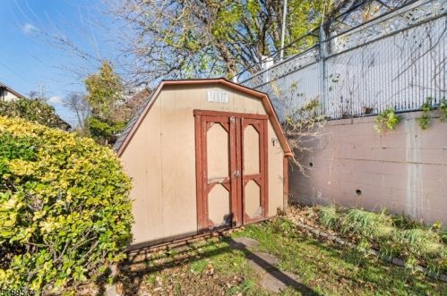 30 Mary St, Belleville NJ 07109-2363 exterior