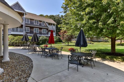 110 Dillingham Ave, Falmouth MA 02540-3310 exterior