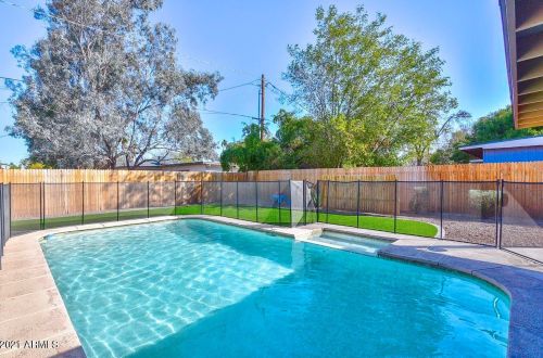 2206 Cambridge Ave, Phoenix AZ 85006-1415 exterior