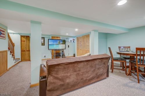 205 Fairway Ave, Belleville NJ 07109-1401 exterior