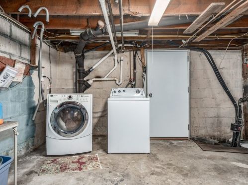 175 Middle Rd, New Bedford MA 02743-2016 exterior