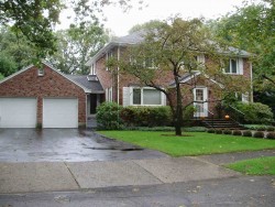 46 Varick Rd, Newton, MA 02468-1319