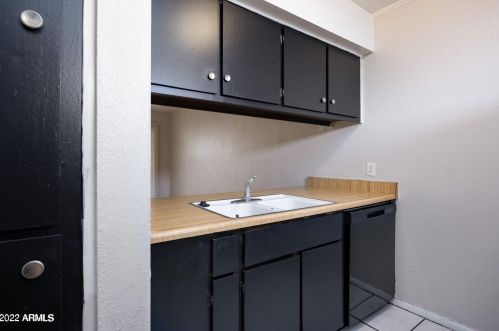 2528 Belmont Ave, Phoenix AZ 85051-6618 exterior