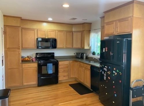 162 Woodbine Cir, Needham MA  02494-2152 exterior