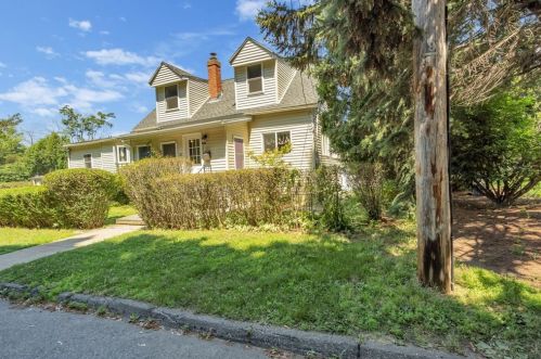 21 Greenfield St, Worcester, MA 01604-3313