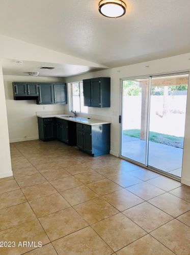 3637 72nd Dr, Phoenix AZ  85033-4305 exterior