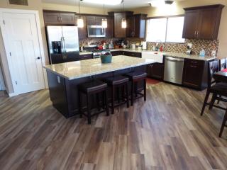 6810 15th Pl, Phoenix AZ  85014-1136 exterior