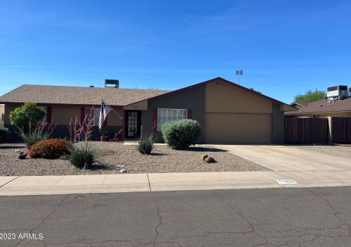 2813 Cortez St, Phoenix AZ  85028-1938 exterior