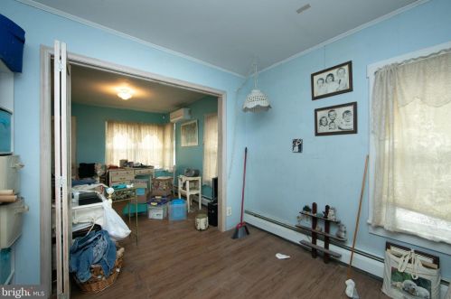 1909 Pt Pleasant Ave, West Deptford NJ 08096-4325 exterior