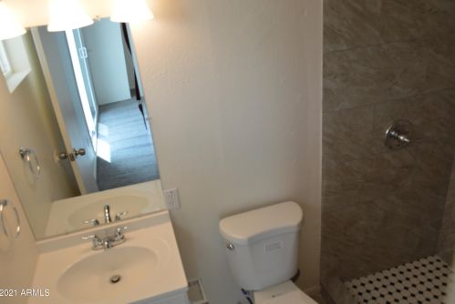 2007 59th Ave, Phoenix AZ 85033-2823 exterior