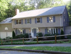 42 Day St, Newton, MA 02466-2917