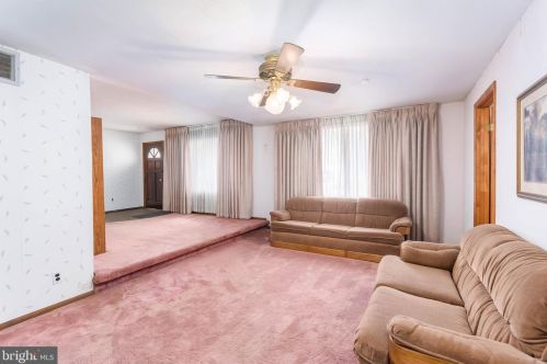 1851 Pt Pleasant Ave, West Deptford NJ 08096-4324 exterior