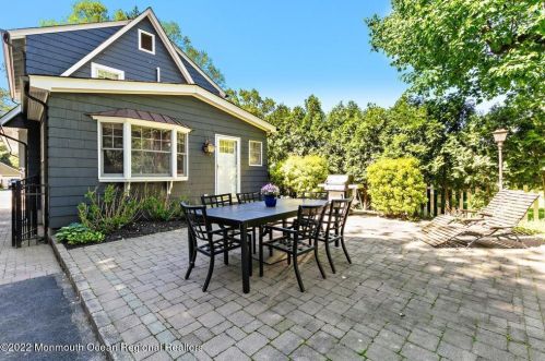 182 Pinckney Rd, Little Silver NJ 07739-1015 exterior