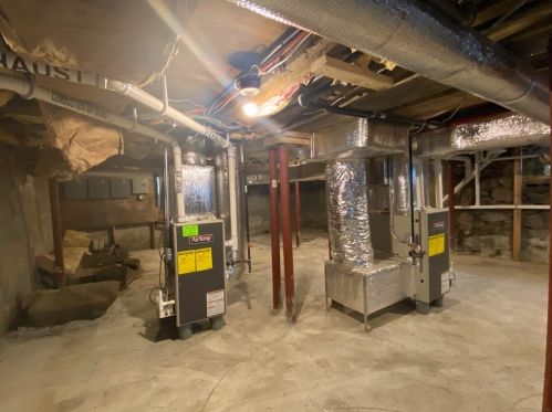 12 Lyon St, Worcester MA 01604-3622 exterior