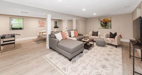 53 Lantern Ln, Arlington MA 02474-1806 exterior