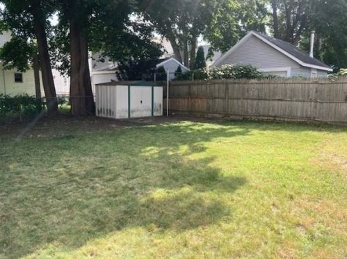 340 Earle St, New Bedford MA 02746-1814 exterior