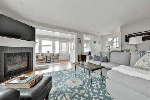 587 Summer St, Arlington MA  02474-2417 exterior