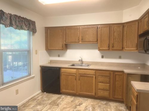 48 Woodstream Ct, West Deptford NJ  08051-2140 exterior