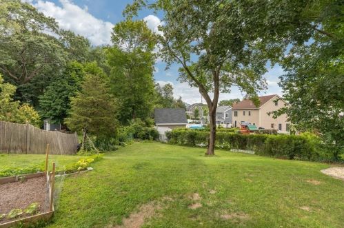 51 Rdg St, Arlington MA 02474-1706 exterior