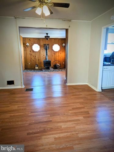 447 Hemlock Ter, West Deptford NJ  08096-2813 exterior