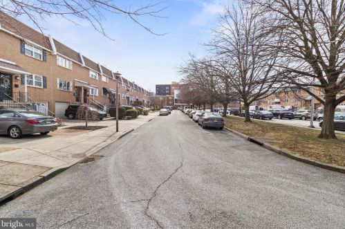 825 6th St, Philadelphia PA  19147-0030 exterior