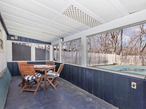 366 Sprague St, Dedham MA 02026-5242 exterior