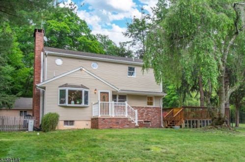 440 Stonetown Rd, Skyline Lakes NJ  07456-1200 exterior