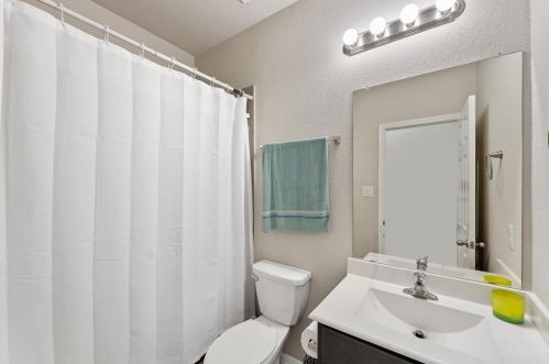 519 6 St, Morgans Point TX 77571-4910 exterior