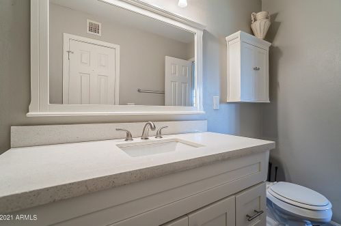 2854 Clarendon Ave, Phoenix AZ 85018-5552 exterior