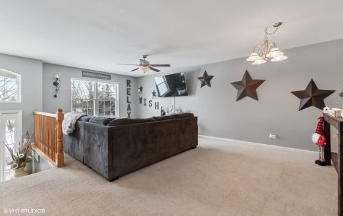 1274 Shamrock Ln, Pingree Grove IL  60140-9121 exterior