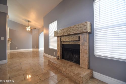 1932 Alta Vista Rd, Phoenix AZ 85041-5443 exterior