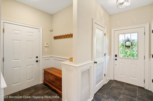 90 Lovett Ave, Little Silver NJ 07739-1403 exterior