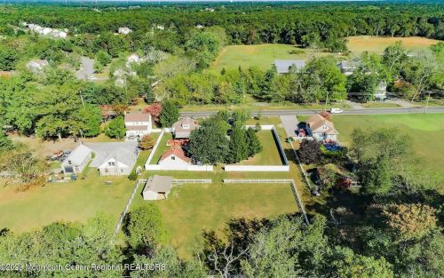 946 Veterans Hwy, Jackson Twp NJ  08527-3337 exterior