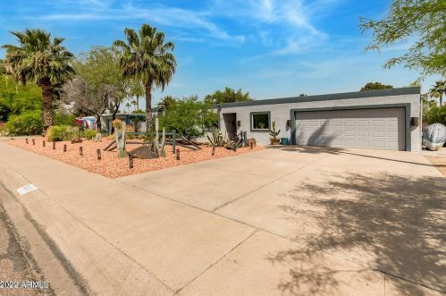 3030 Cheryl Dr, Phoenix, AZ 85028-4412