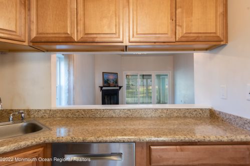 37 Boxwood Ter, Tinton Falls NJ 07701-6704 exterior