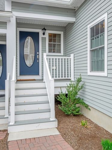 4 Eastern Point Dr, Shrewsbury MA 01545-2173 exterior