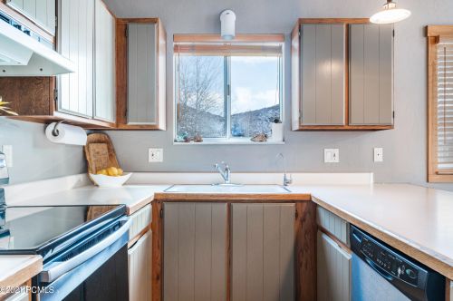 2030 Lucky John Dr, Park City UT 84060-6920 exterior