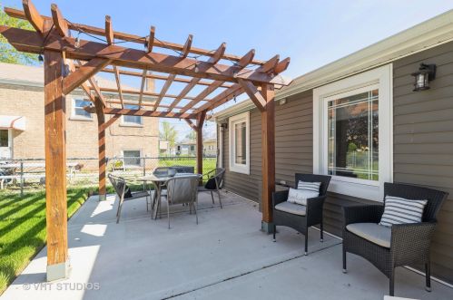 4019 Oak Park Ave, Forest View, IL 60402-4440