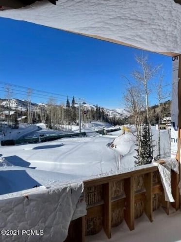 230 White Pne Cyn Rd, Park City UT 84060-6511 exterior