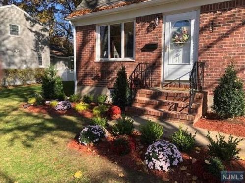 47 Park Ave, Cresskill NJ  07626-1516 exterior