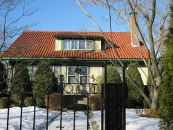 889 Watertown St, Newton, MA 02465-2109