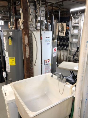 430 Hope St, Fall River MA 02721-1338 exterior