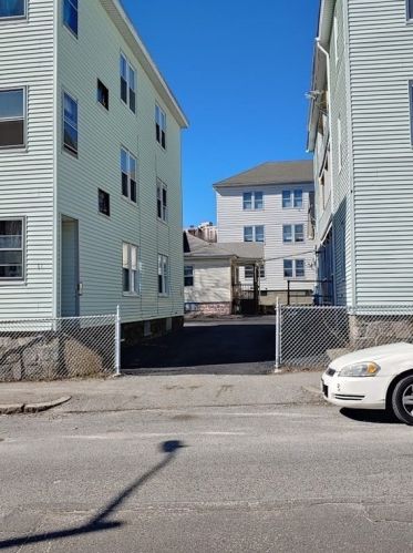 16 Caprera Rd, Worcester MA  01604-1657 exterior