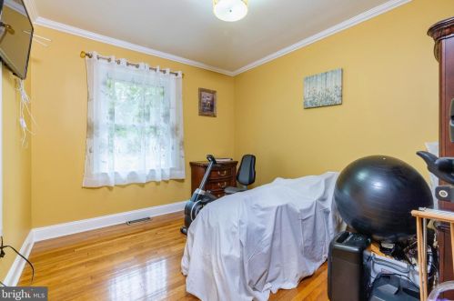 237 Elm Ave, West Deptford NJ 08051-1506 exterior