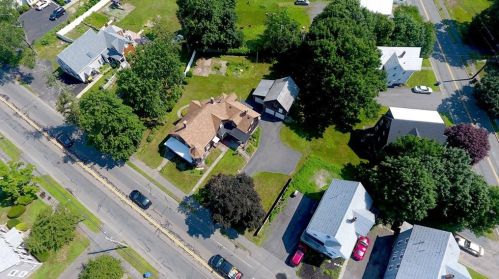 471 Main St, East Bridgewater MA 02324-1476 exterior