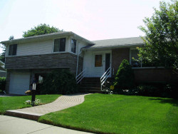 80 Westgate Rd, Newton, MA 02459-3134